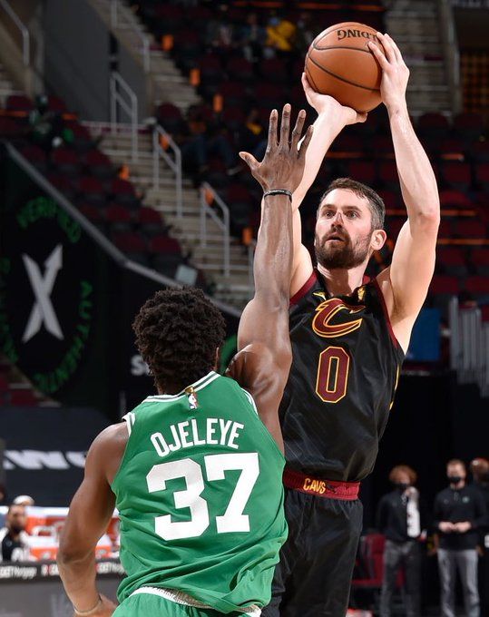 轻球员的发 轻球员的发